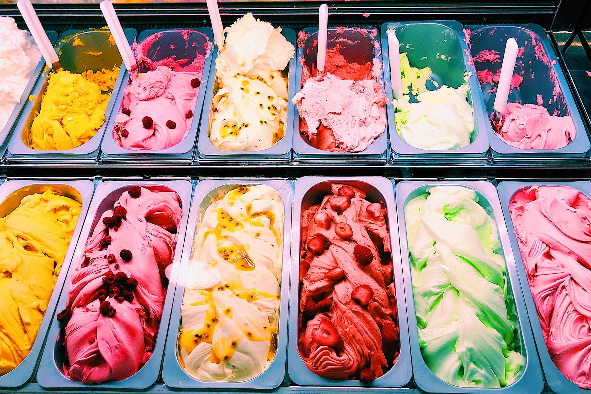 Helado artesanal servido en copa